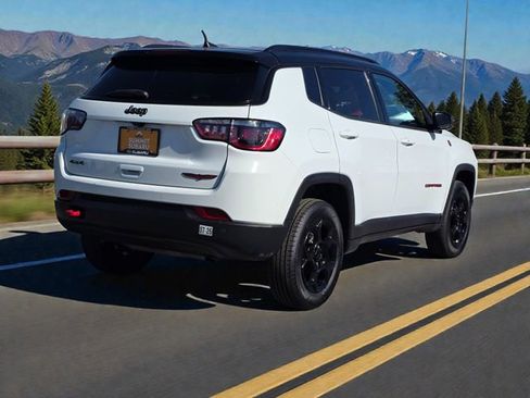 Used 2023 Jeep Compass Trailhawk image 7