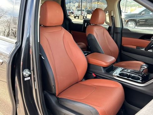 Used 2023 Kia Carnival SX Prestige image 19