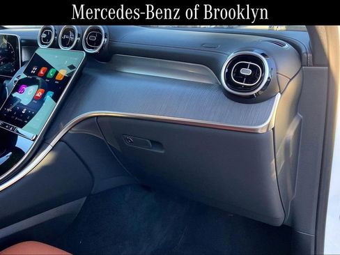 Certified 2025 Mercedes-Benz GLC 300 4MATIC image 17