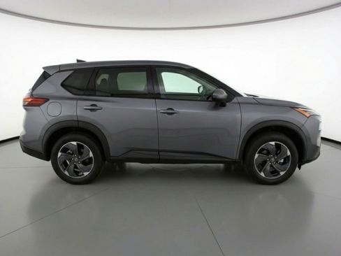 Used 2025 Nissan Rogue SV image 11
