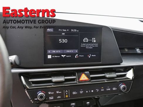 Used 2025 Kia Niro LX FWD image 18