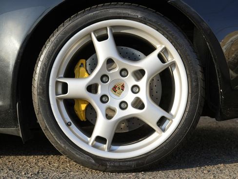 Used 2006 Porsche 911 Carrera S RWD image 18