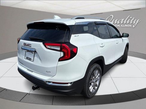 Used 2024 GMC Terrain SLT FWD image 4