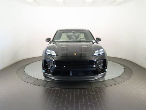 Certified 2025 Porsche Macan 4S Electric AWD/4WD image 10