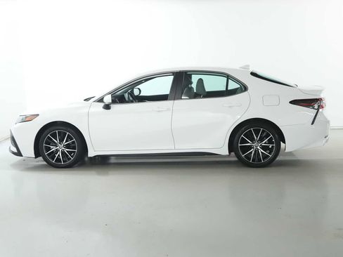 Used 2023 Toyota Camry SE AWD/4WD image 39