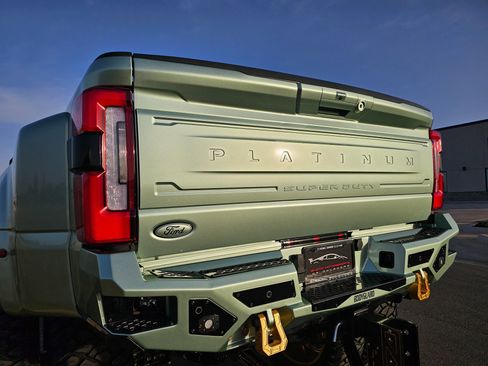 Used 2024 Ford F450 Platinum image 40