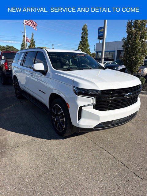 Used 2024 Chevrolet Suburban RST w/ Sport Performance Package AWD/4WD image 4