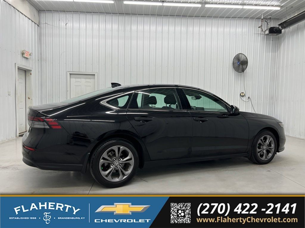 Used 2024 Honda Accord EX image 2