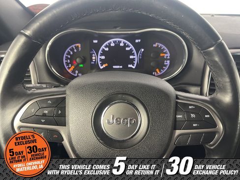 Used 2018 Jeep Grand Cherokee Laredo image 27