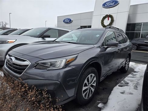 Used 2022 Subaru Outback Premium image 2