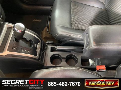 Used 2015 Jeep Compass Latitude w/ Sun/Sound Group AWD/4WD image 21