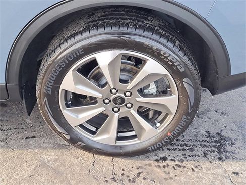 Certified 2023 Ford Escape Platinum image 5