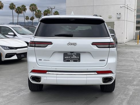 Used 2021 Jeep Grand Cherokee L Overland w/ Luxury Tech Group IV AWD/4WD image 5