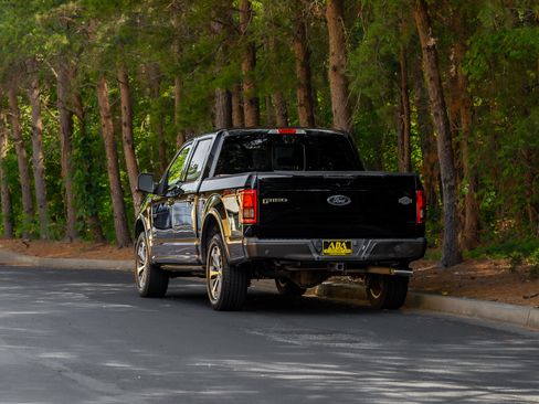 Used 2017 Ford F150 King Ranch w/ Equipment Group 601A Luxury AWD/4WD image 43