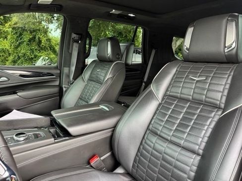 Certified 2023 Cadillac Escalade V w/ LPO, ONYX Package AWD/4WD image 16