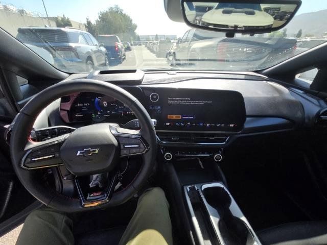 Used 2025 Chevrolet Equinox EV RS w/ Convenience Package II FWD image 5