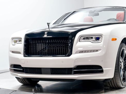 Used 2017 Rolls-Royce Dawn RWD image 83