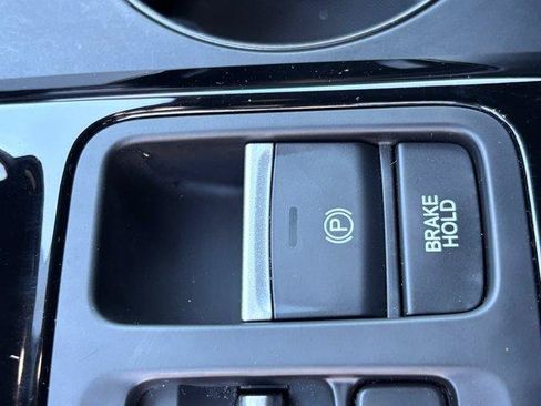 Used 2025 Honda Pilot TrailSport image 34
