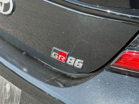 Used 2023 Toyota GR86 w/ ALL Weather Mat Package (TMS) RWD image 7