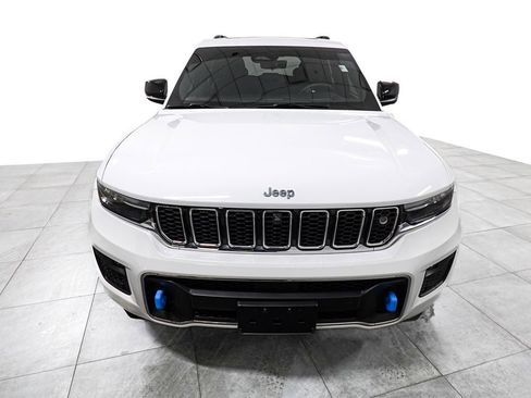 Used 2022 Jeep Grand Cherokee Overland w/ Advanced Protech Group III AWD/4WD image 3
