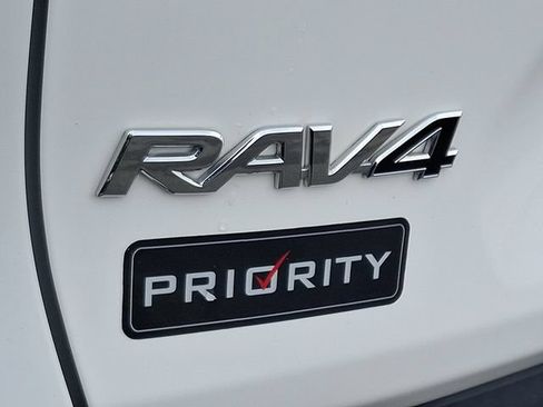 Used 2024 Toyota RAV4 LE AWD/4WD image 29