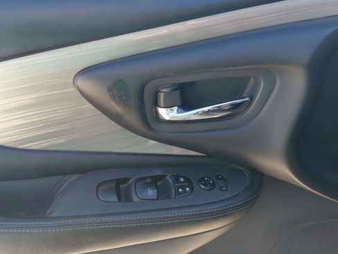 Used 2018 Nissan Murano SV AWD/4WD image 24
