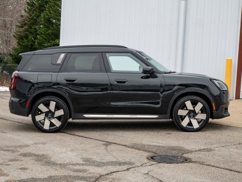 Used 2025 MINI Cooper Countryman S w/ Comfort Package Max image 8