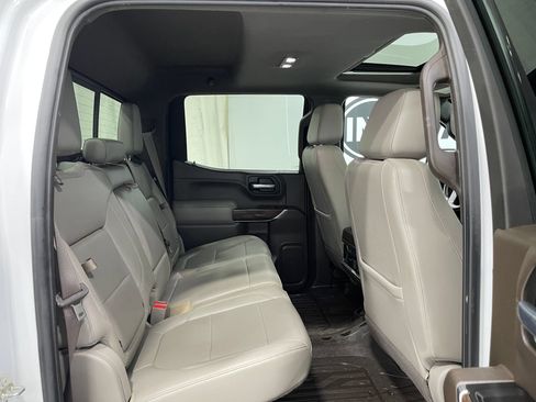 Used 2019 GMC Sierra 1500 SLT w/ SLT Premium Plus Package AWD/4WD image 31