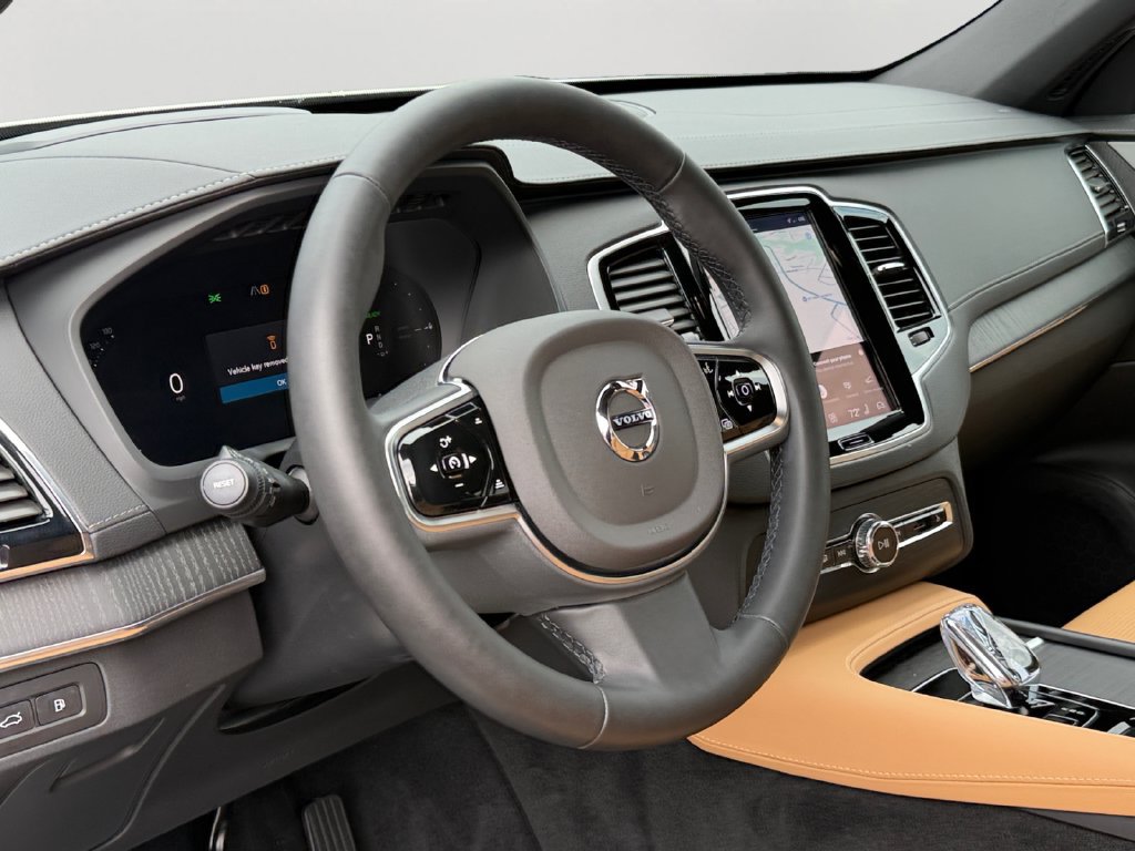 Certified 2025 Volvo XC90 T8 Ultra AWD/4WD image 18