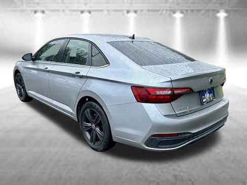Used 2023 Volkswagen Jetta SE w/ Black Wheel Package FWD image 7