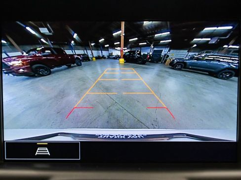 Used 2024 GMC Terrain SLT image 19