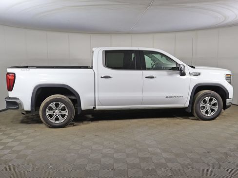 Used 2025 GMC Sierra 1500 SLT AWD/4WD image 13