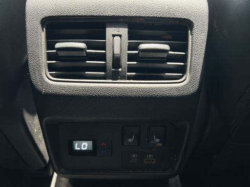 Used 2023 Nissan Rogue Platinum w/ Platinum Premium Package FWD image 18