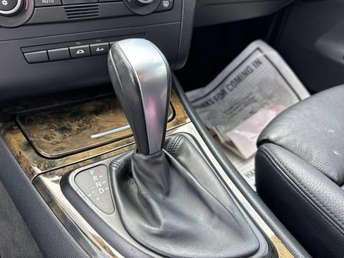 Used 2009 BMW 135i Convertible RWD image 19