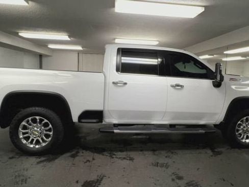Certified 2025 Chevrolet Silverado 2500 LTZ w/ LTZ Convenience Package AWD/4WD image 9