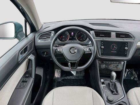 Used 2019 Volkswagen Tiguan SE w/ Panoramic Sunroof Package AWD/4WD image 17
