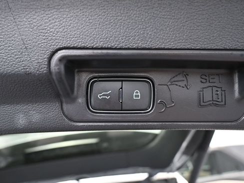 Used 2022 Ford Explorer XLT RWD image 35