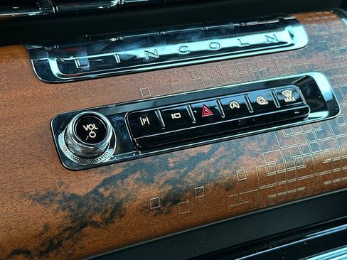 New 2026 Lincoln Aviator Black Label AWD/4WD image 21