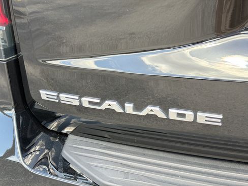 Used 2022 Cadillac Escalade Premium Luxury Platinum AWD/4WD image 11