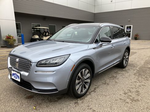 Used 2022 Lincoln Corsair Reserve w/ Equipment Group 201A image 2