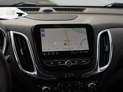 Used 2024 Chevrolet Equinox Premier AWD/4WD image 23