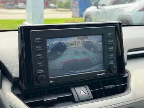 Used 2020 Toyota RAV4 XLE w/ Convenience Package FWD image 22