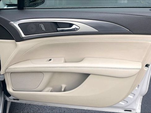 Used 2019 Lincoln MKZ Premiere FWD image 22