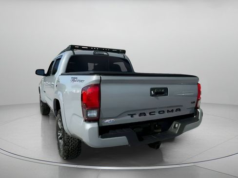 Used 2019 Toyota Tacoma TRD Sport image 21