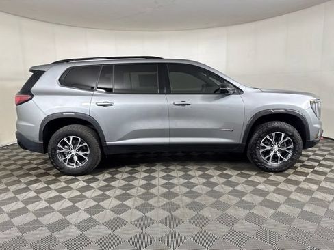 Used 2026 GMC Acadia AT4 w/ Luxury Package AWD/4WD image 2
