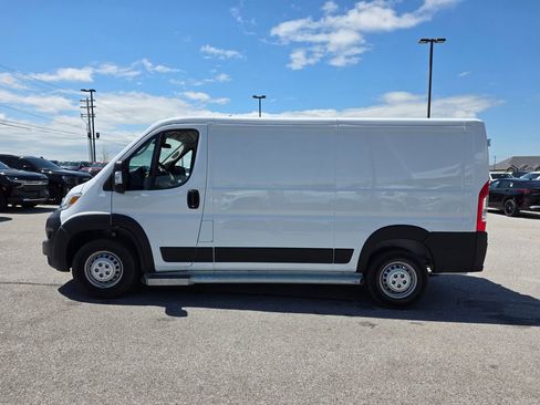 Used 2025 RAM ProMaster 2500 w/ U-Haul Equipment Group FWD image 4