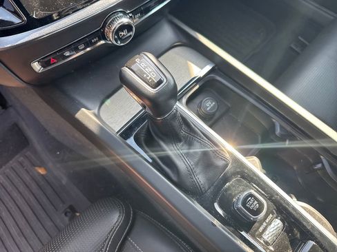 Used 2020 Volvo S60 T5 Inscription image 29