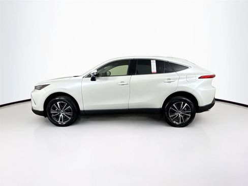 Certified 2022 Toyota Venza XLE image 12