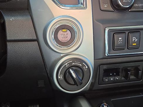 Used 2019 Nissan Titan PRO-4X w/ Pro-4x Convenience Package image 30