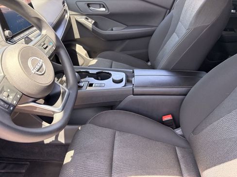 Used 2024 Nissan Rogue SV AWD/4WD image 17